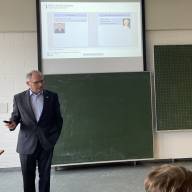 Geldpolitik am Puls der Zeit: Bundesbank-Experte zu Besuch in der Oberstufe