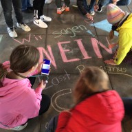 Menschenwürde schützen: Schüler beziehen Stellung
