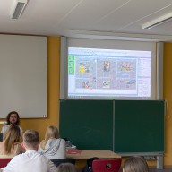 Zeitung macht Schule in der Klasse 8b des Gymnasiums Vilshofen